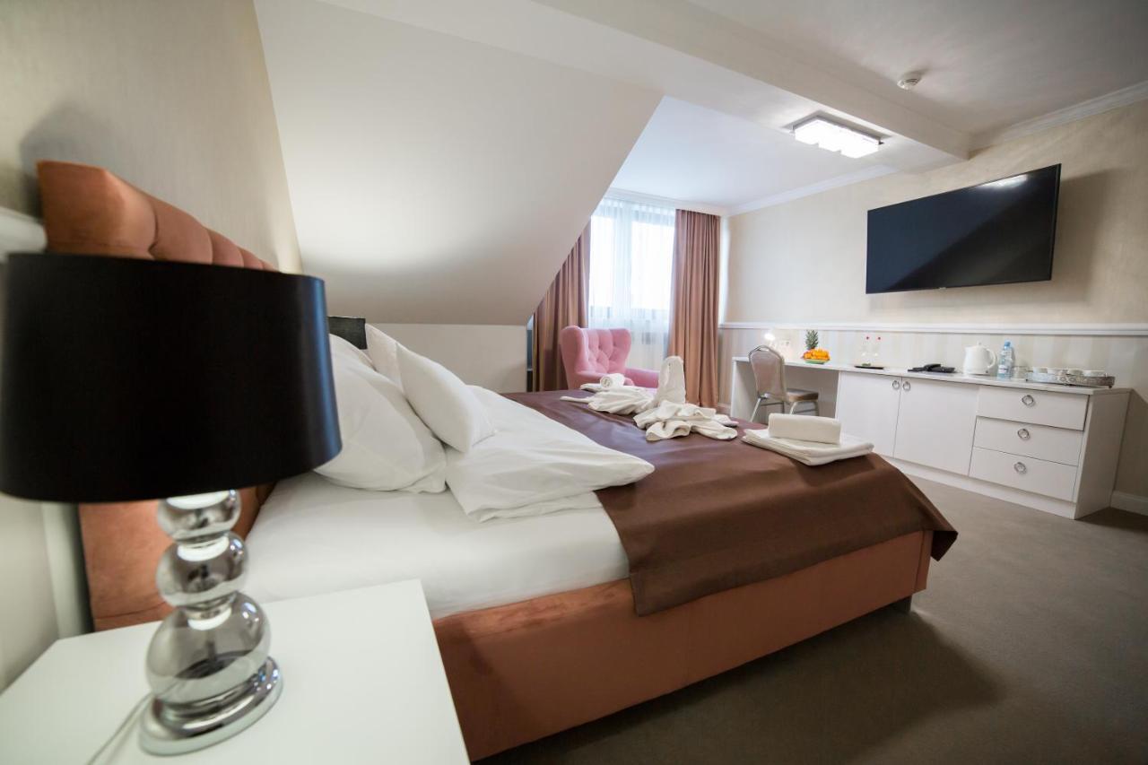 Hotel Avangarda Rozan Exteriör bild
