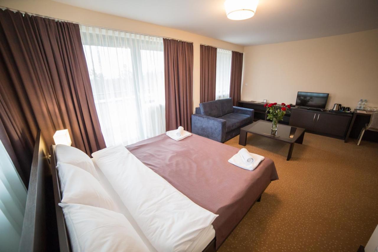Hotel Avangarda Rozan Exteriör bild