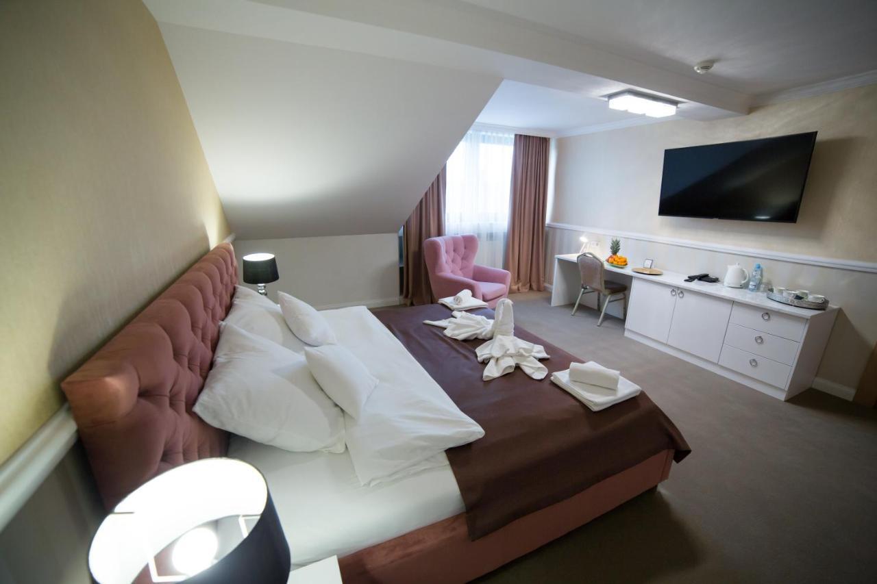Hotel Avangarda Rozan Exteriör bild